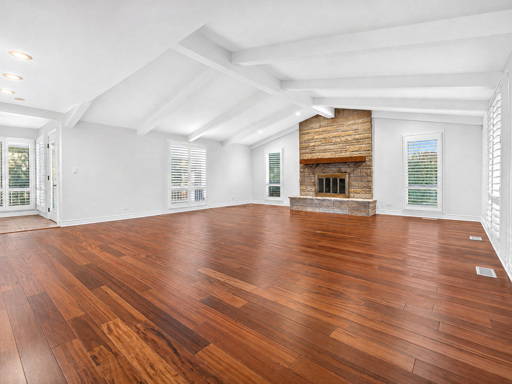 800 Ridgemoor Drive W - Photo 2