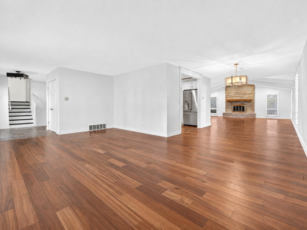 800 Ridgemoor Drive W - Photo 4