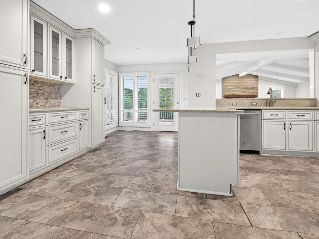 800 Ridgemoor Drive W - Photo 7
