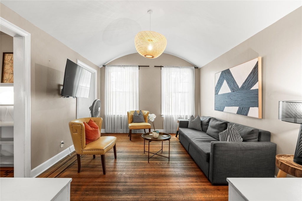 1202 Hawthorne Street - Photo 4