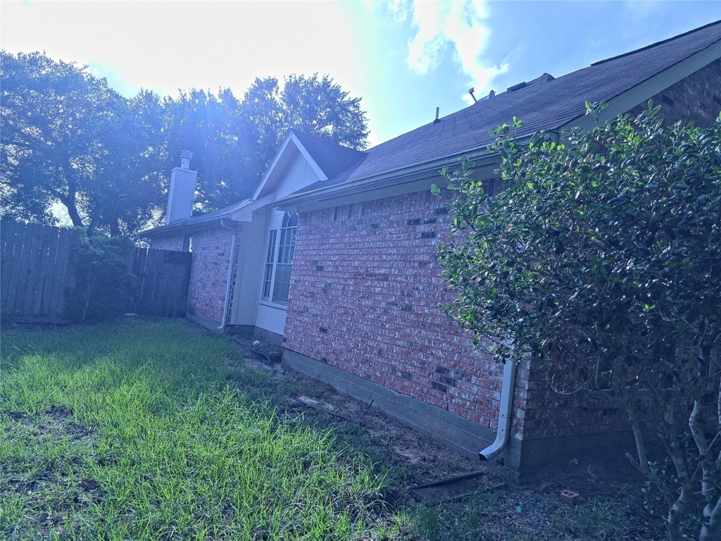 18027 Landing Brook Drive - Photo 9