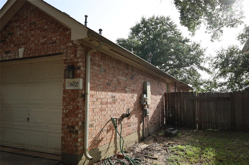 18027 Landing Brook Drive - Photo 4