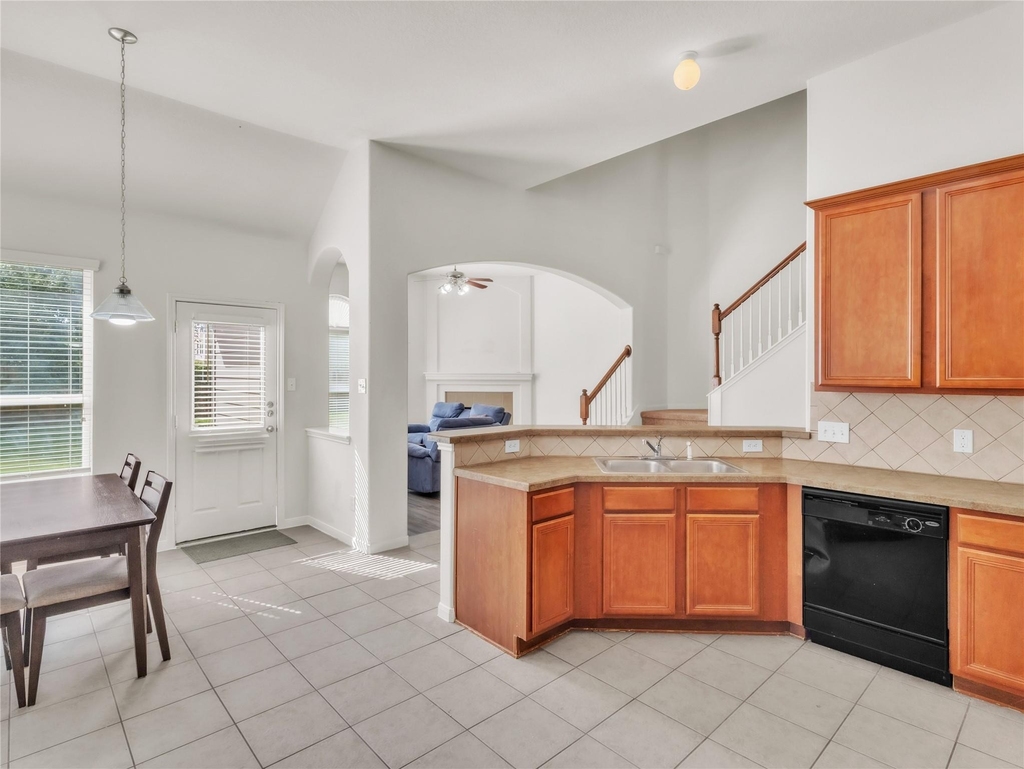 1511 Palisade Green Drive - Photo 9