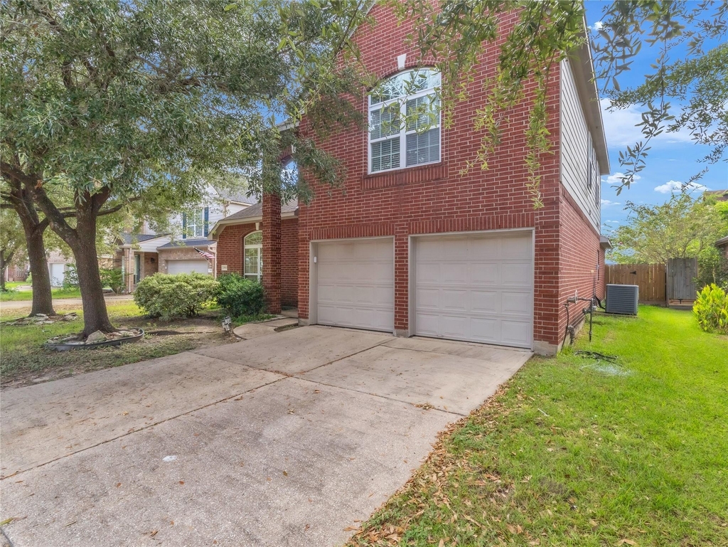 1511 Palisade Green Drive - Photo 2