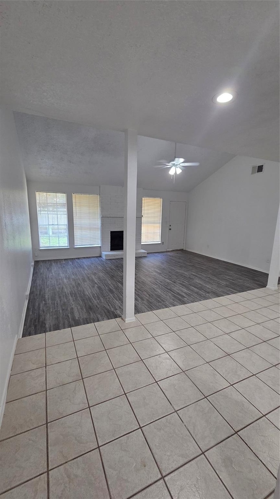 19515 Woodglen Drive - Photo 2