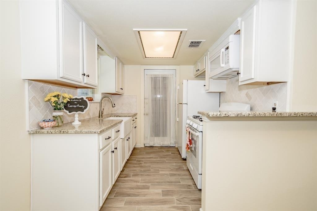 12106 Pompton Drive - Photo 6