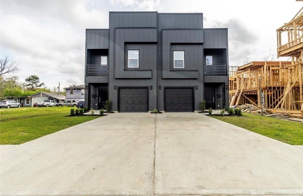 9101 Noel Street - Photo 0