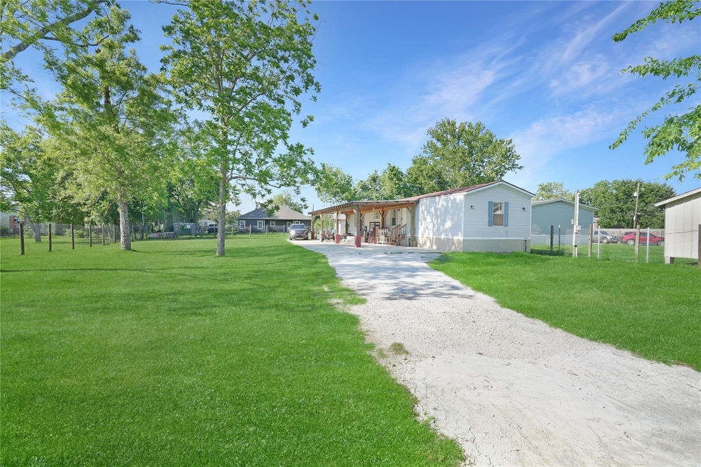 639 Reuben White Drive - Photo 0