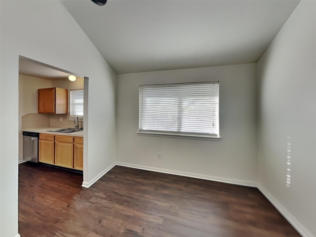 6907 Grant Drive - Photo 3