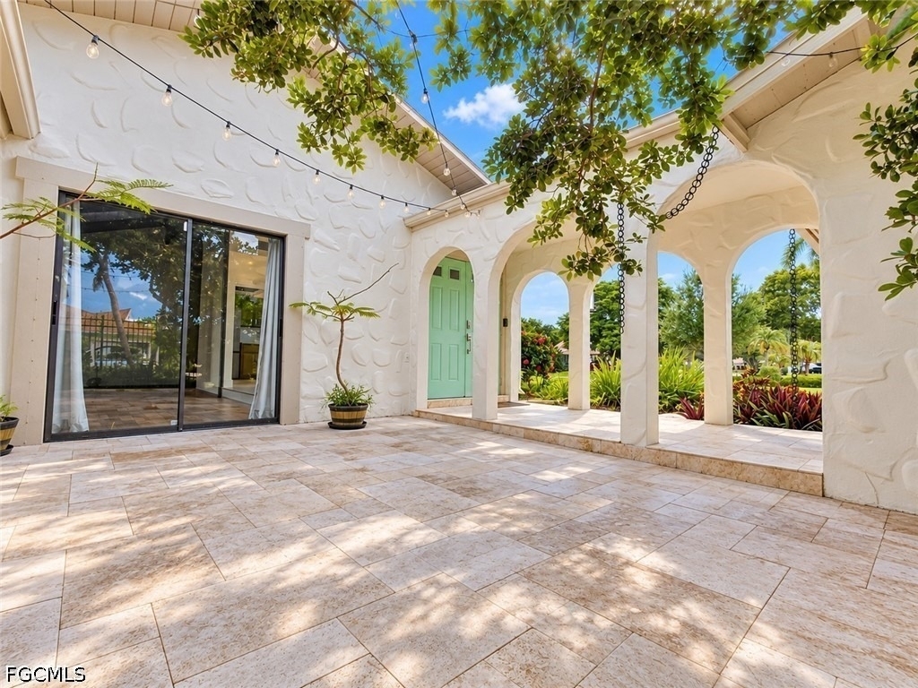4272 Island Circle - Photo 4
