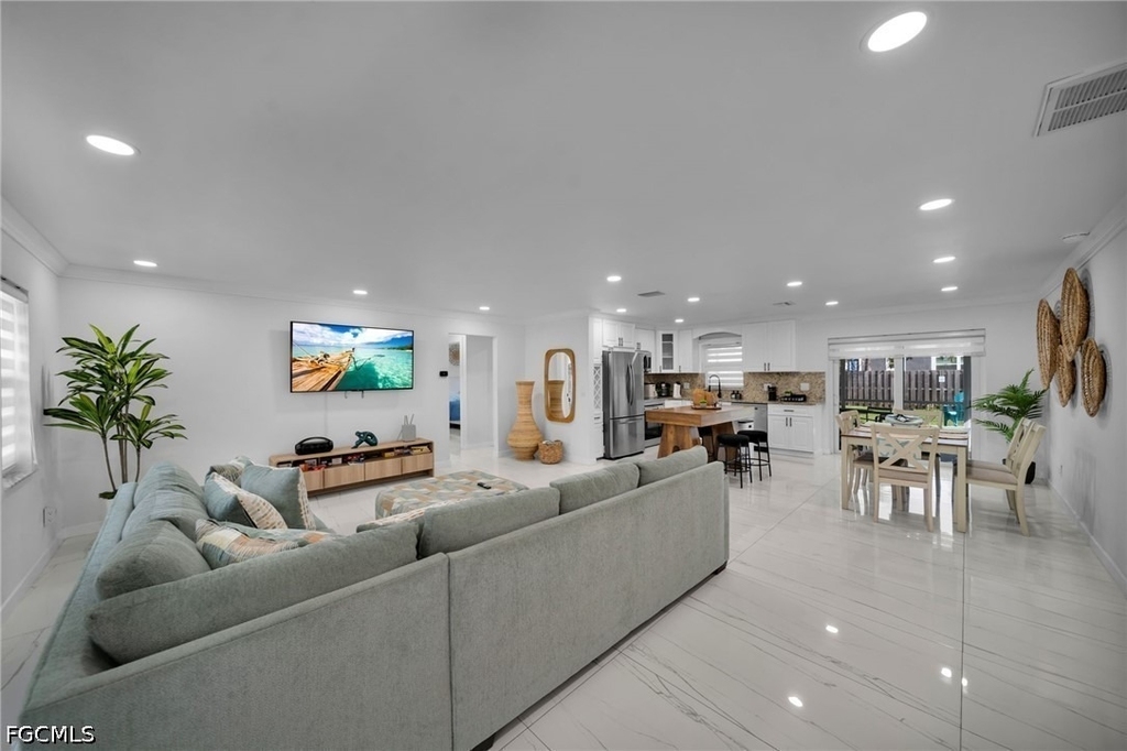 1147 Sw 39th Street - Photo 3