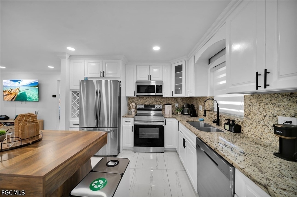 1147 Sw 39th Street - Photo 10