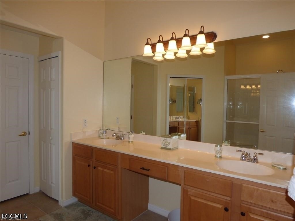 10053 Majestic Avenue - Photo 8