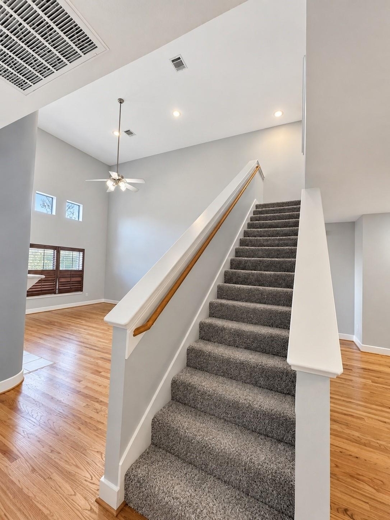 8624 Meadowcroft Drive - Photo 6
