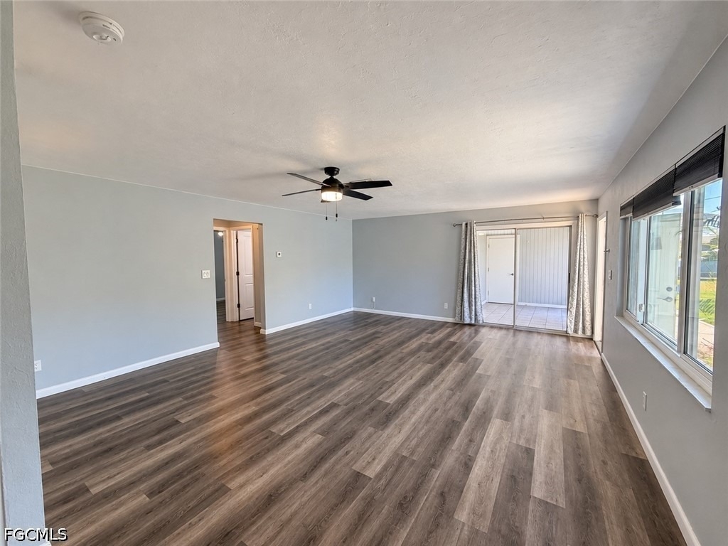 3032 Se Santa Barbara Place - Photo 3