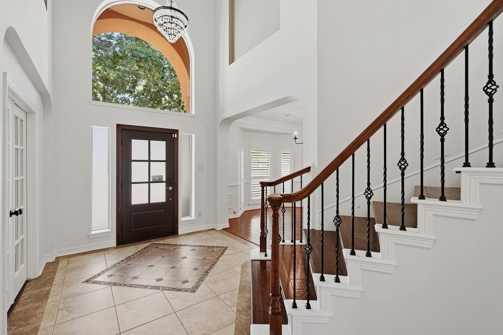 815 Chisel Point Drive - Photo 4