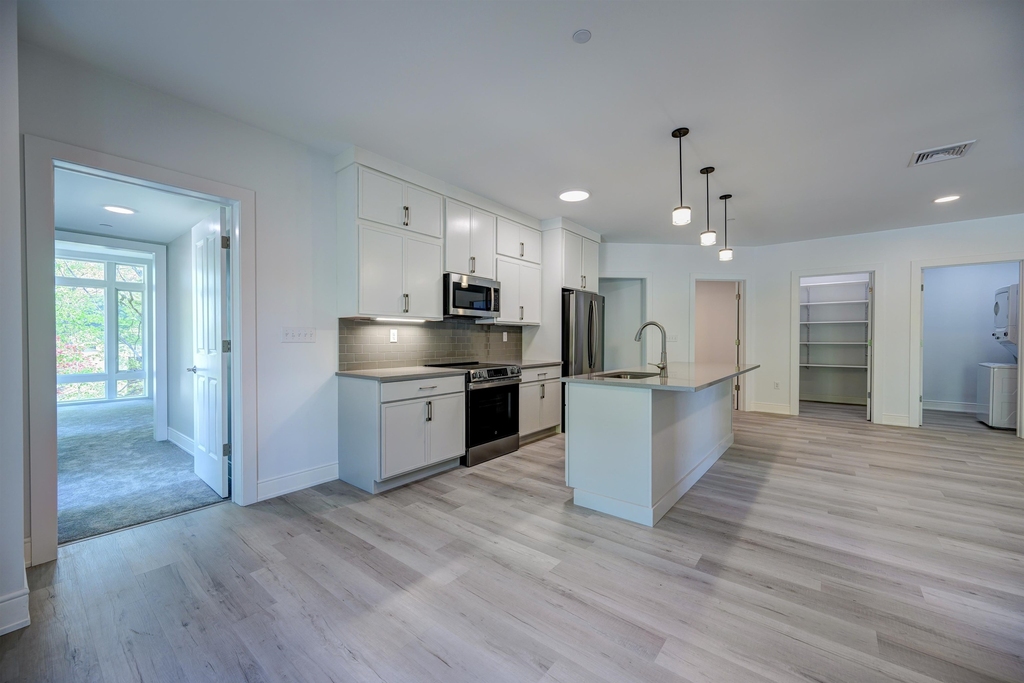 2059 Lafayette - Photo 8