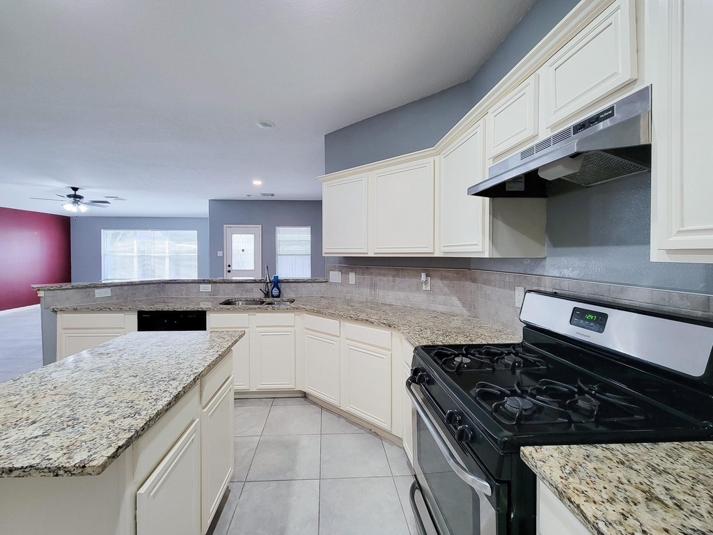 1206 Hemple Drive - Photo 7