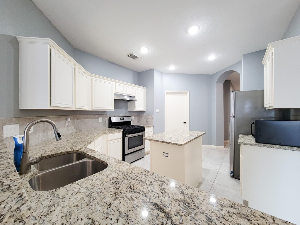 1206 Hemple Drive - Photo 9