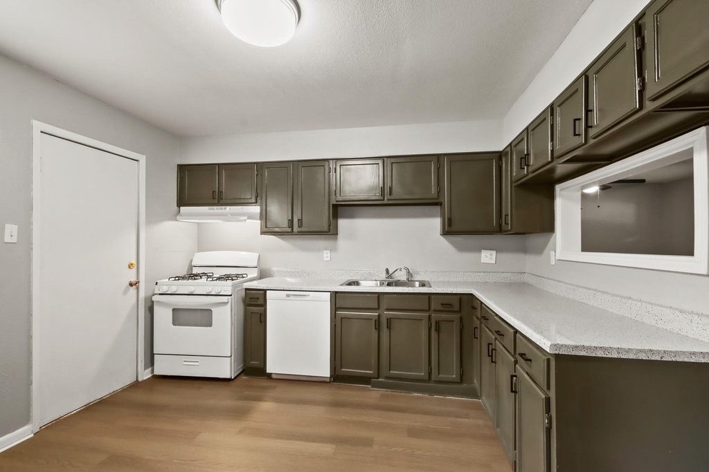 7306 Parker Road - Photo 5