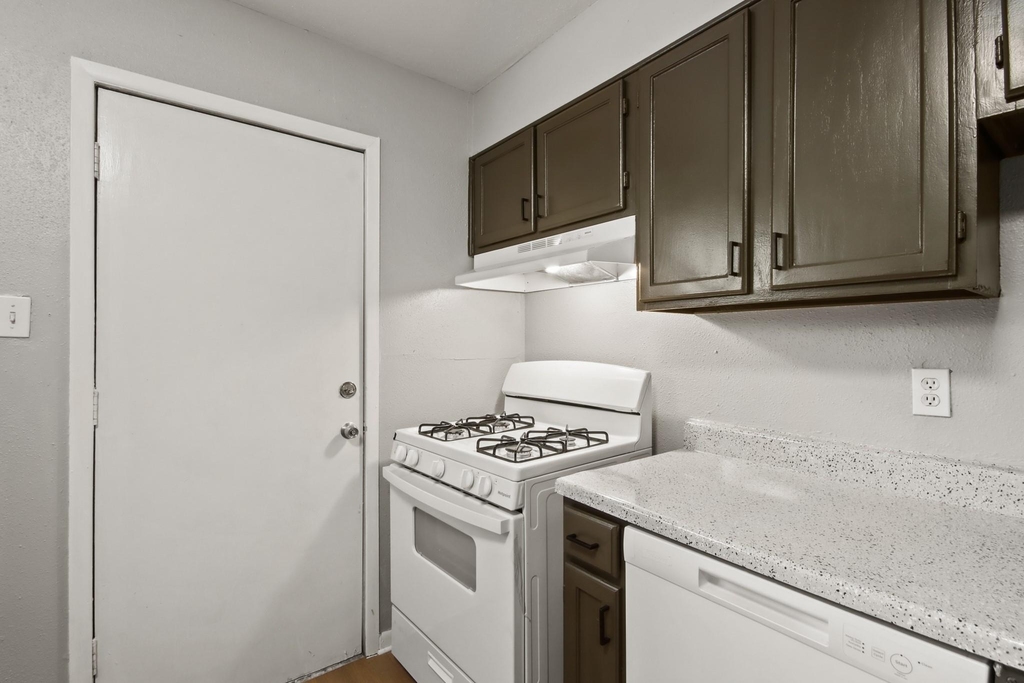 7306 Parker Road - Photo 8