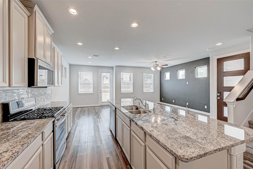 9905 Brickhouse Drive - Photo 3