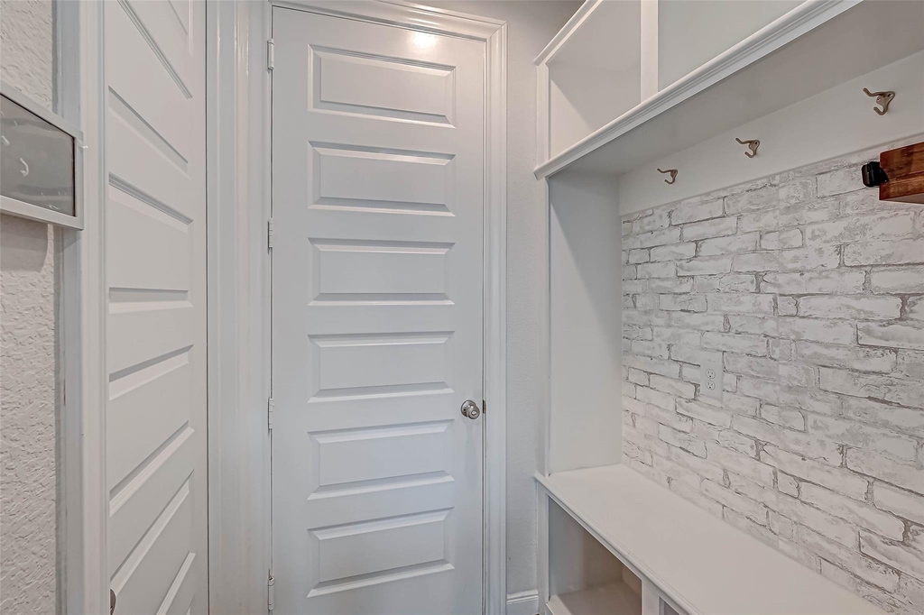 9905 Brickhouse Drive - Photo 17