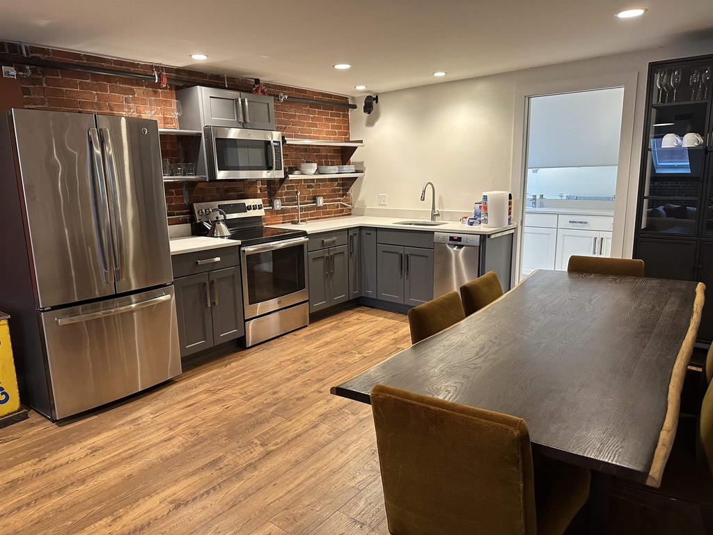 140 Penhallow - Photo 4