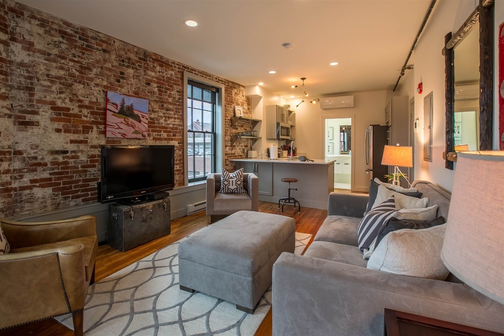 140 Penhallow - Photo 4
