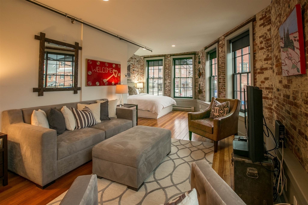 140 Penhallow - Photo 2