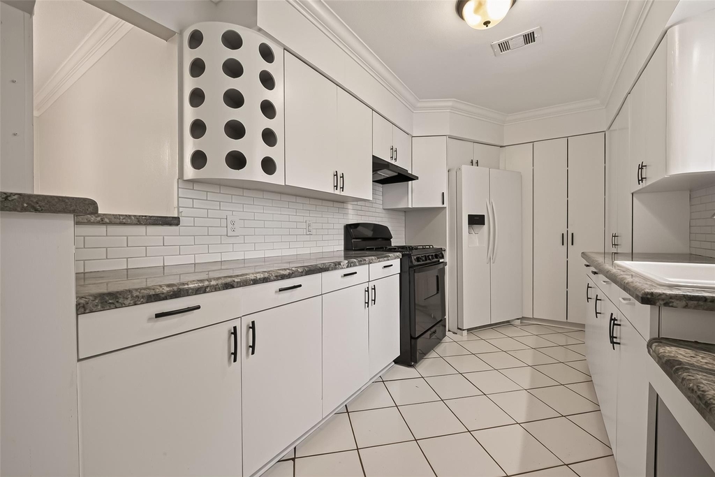 1215 Mosher Lane - Photo 9