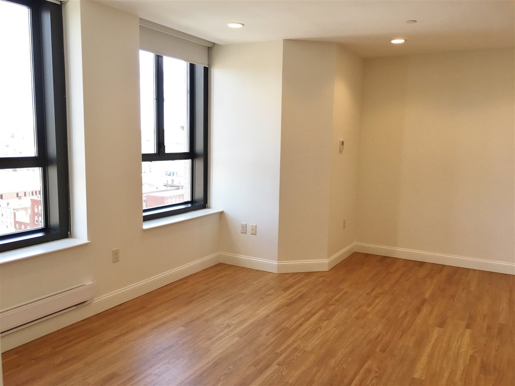 875 Elm - Photo 23