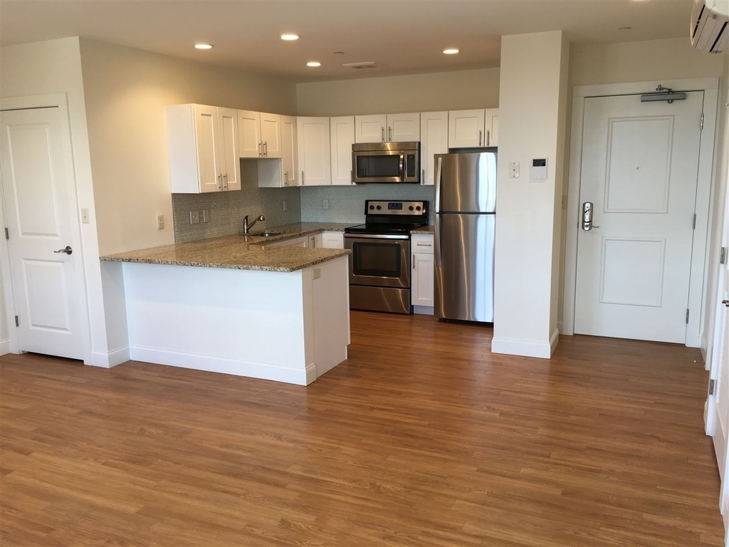 875 Elm - Photo 7