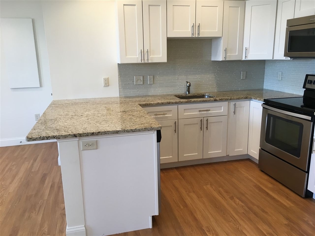 875 Elm - Photo 16