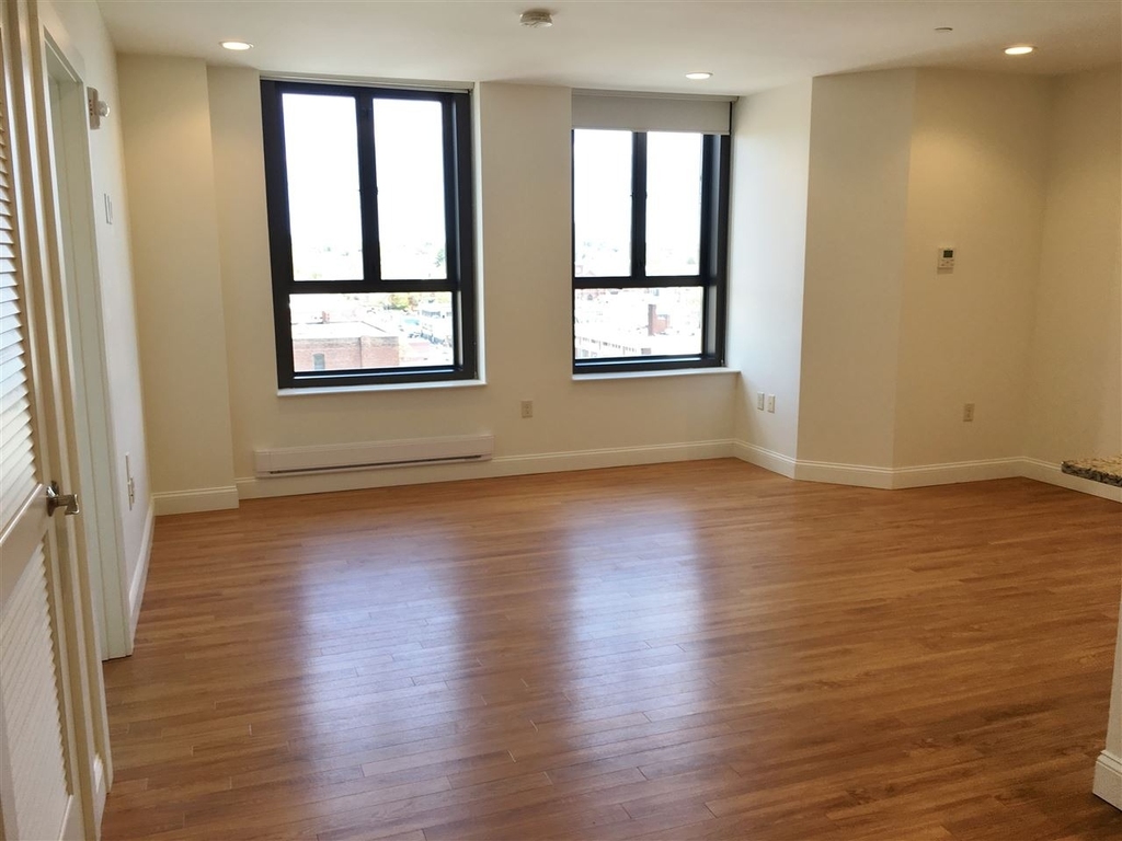875 Elm - Photo 20