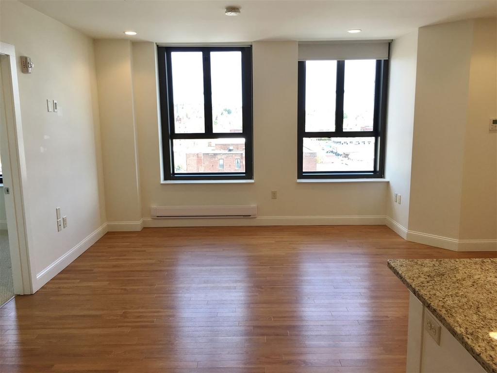 875 Elm - Photo 18