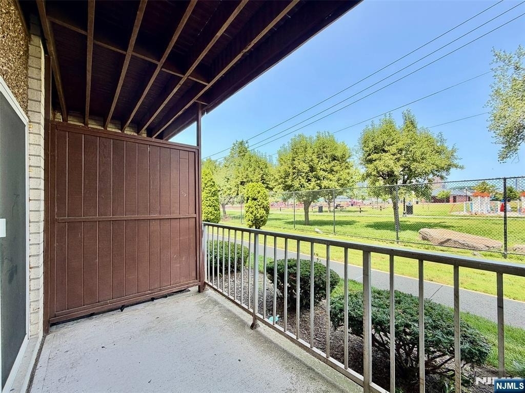 1111 River - Photo 23