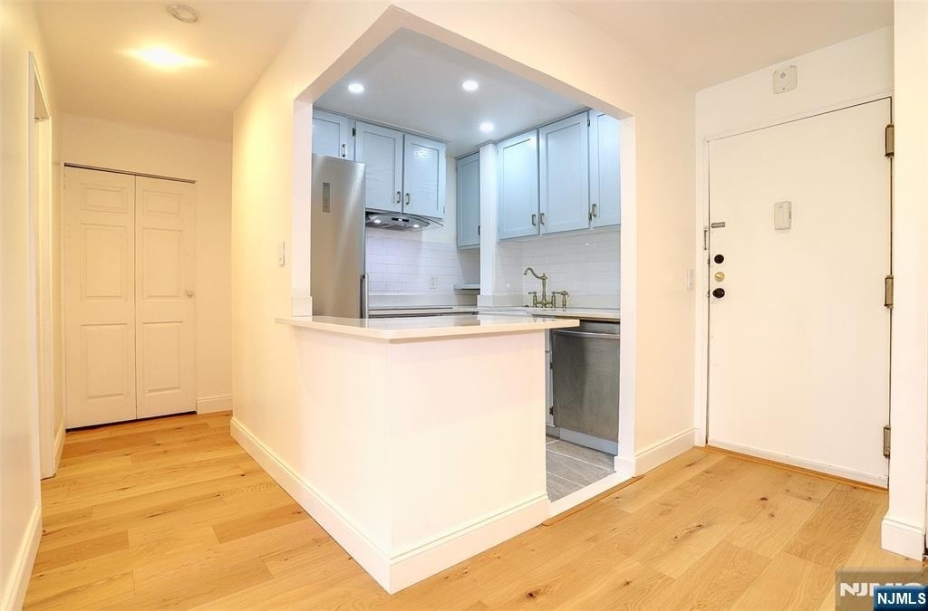 1111 River - Photo 1