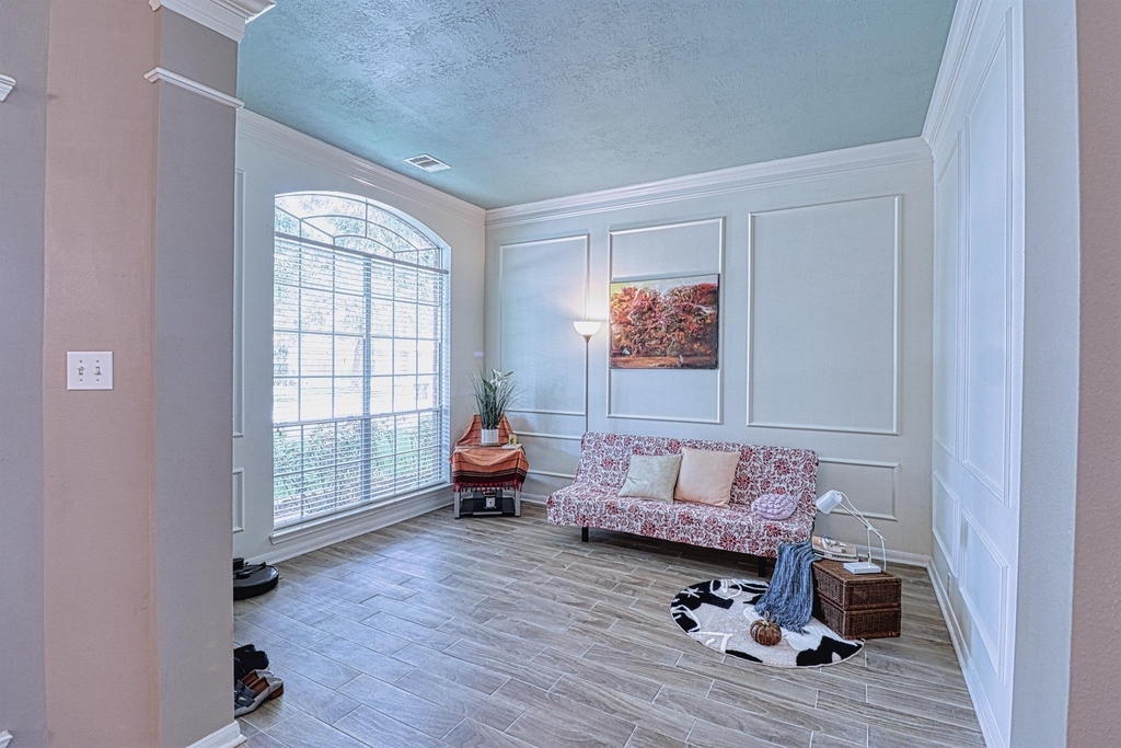 2123 Meadow Park Circle - Photo 4