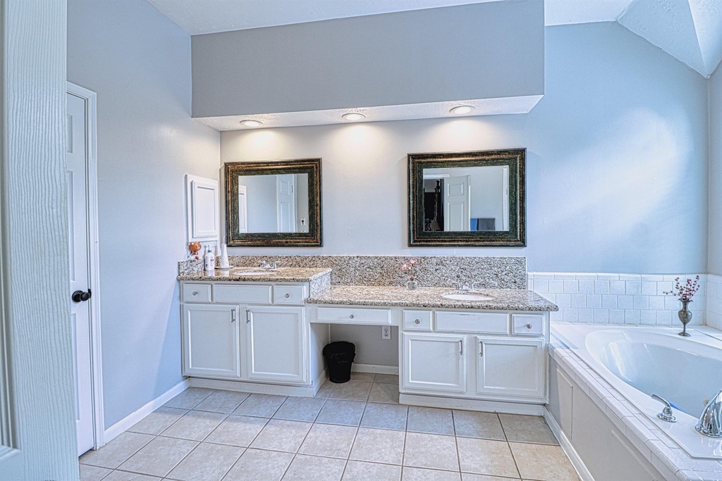 2123 Meadow Park Circle - Photo 17