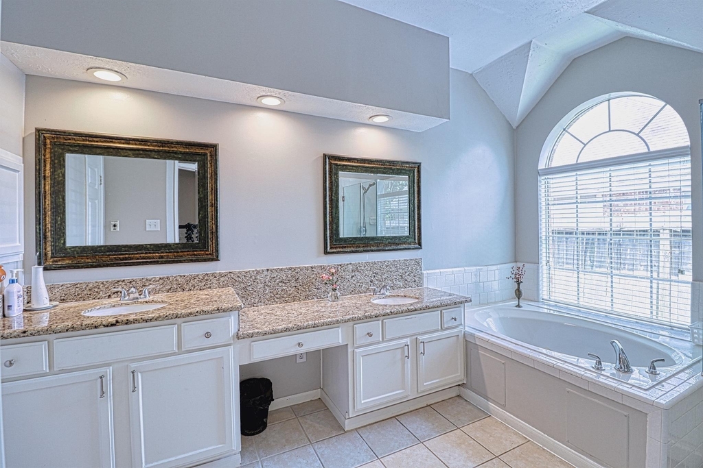 2123 Meadow Park Circle - Photo 16