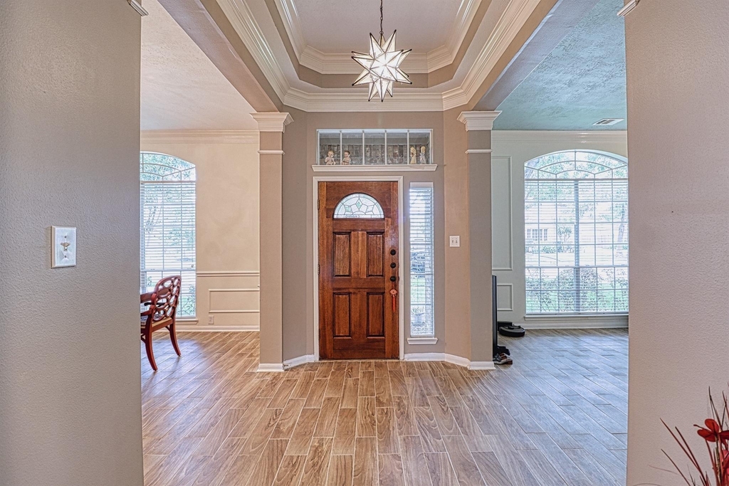 2123 Meadow Park Circle - Photo 2