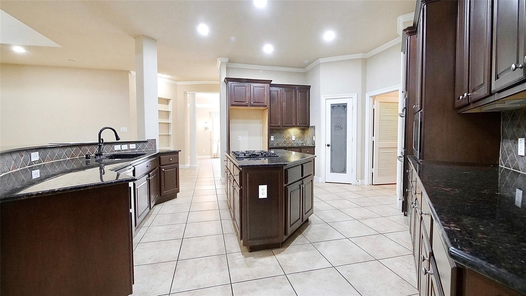 8303 Crescent Knolls Dr Drive - Photo 19