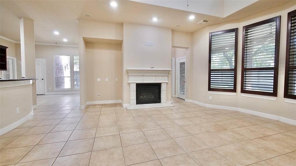 8303 Crescent Knolls Dr Drive - Photo 9
