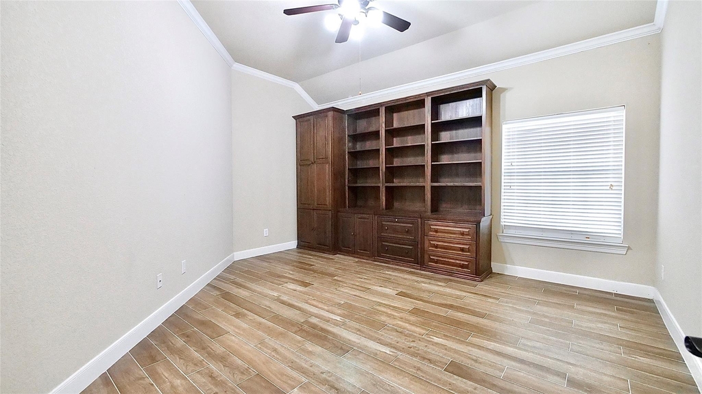 8303 Crescent Knolls Dr Drive - Photo 13