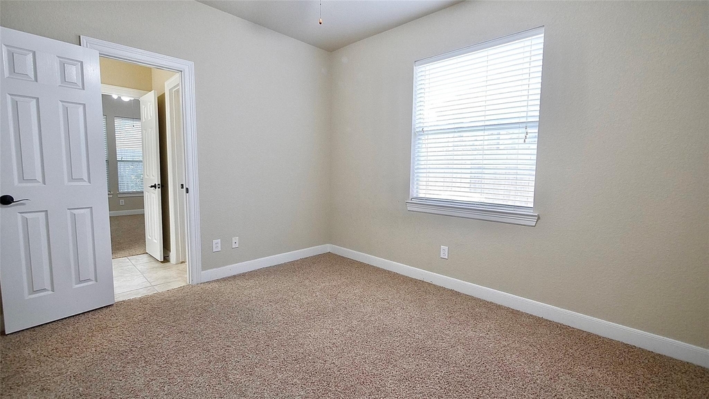 8303 Crescent Knolls Dr Drive - Photo 38