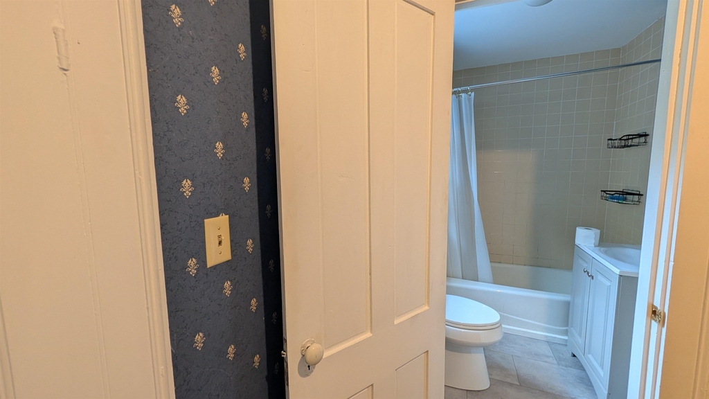 215 Bay - Photo 7