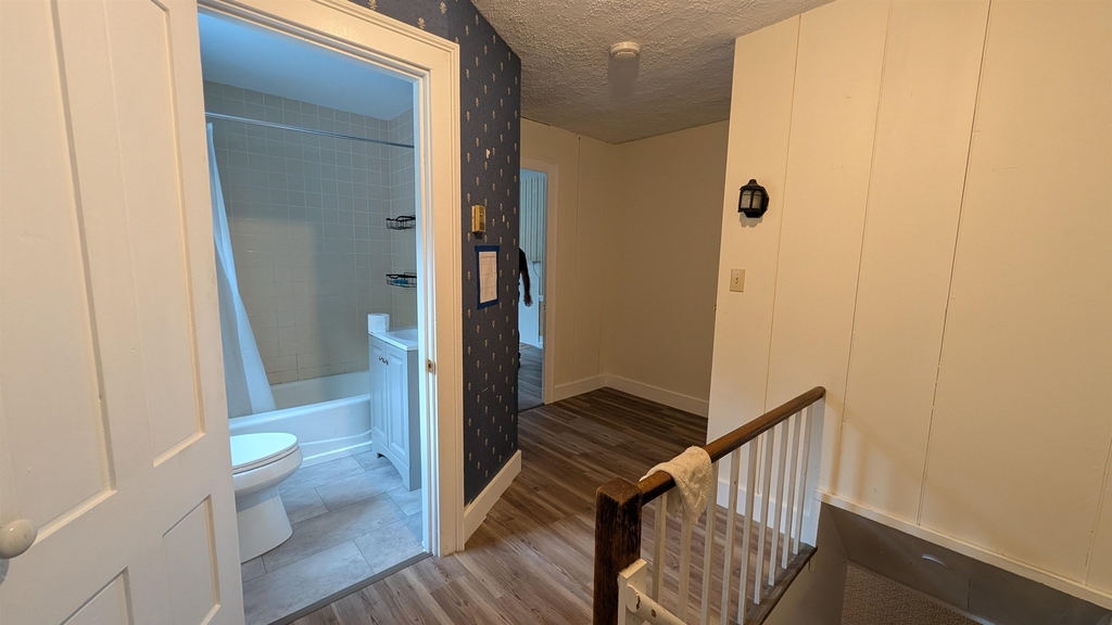 215 Bay - Photo 6