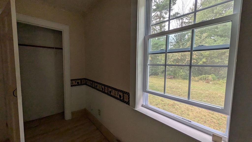 215 Bay - Photo 10