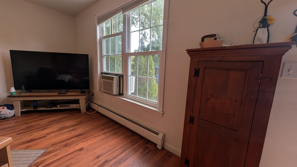 184 Brock - Photo 1